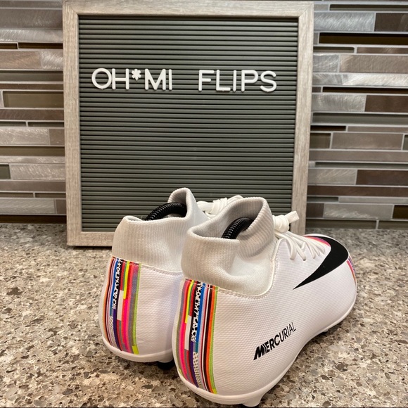 Nike Mercurial Superfly 6 Club FG/MG Soccer Cleats - Picture 2 of 6